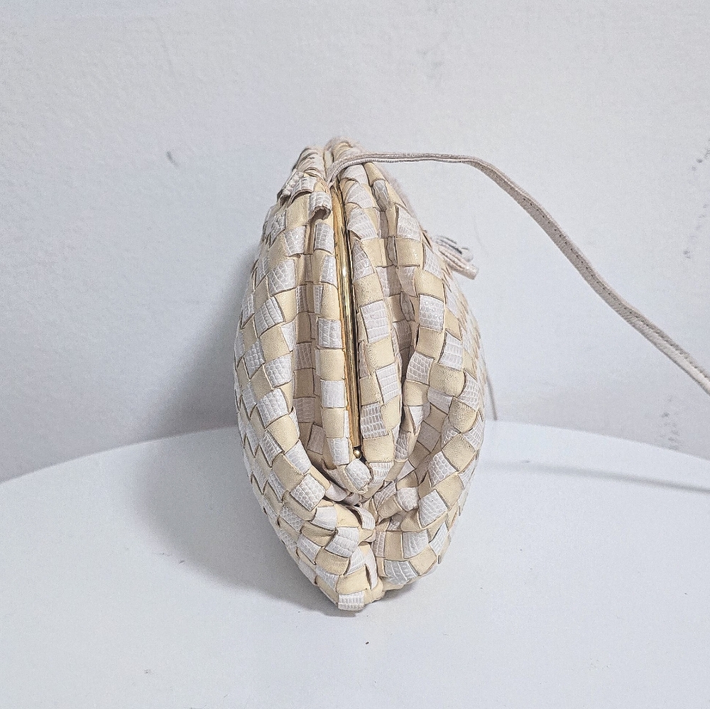 Bottega Veneta vintage woven leather crossbody clutch bag - Picture 7 of 12